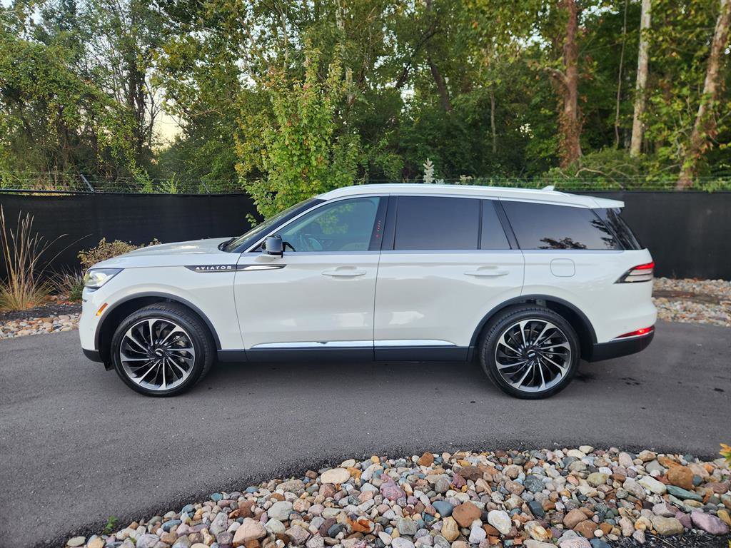 Certified 2022 Lincoln Aviator Reserve w/ Equipment Group 201A AWD/4WD image 2