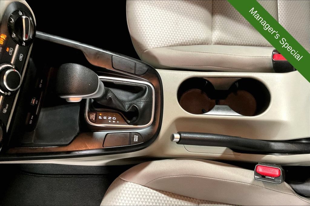 Used 2025 Kia Soul LX w/ LX Technology Package FWD image 17