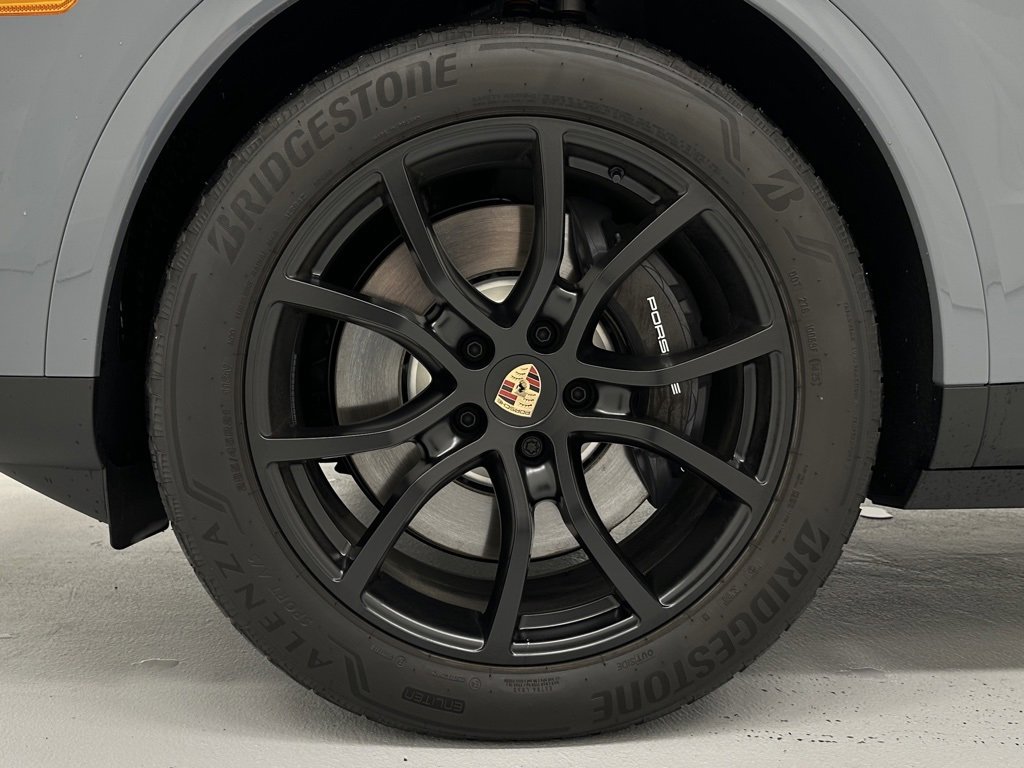 Used 2025 Porsche Cayenne E-Hybrid image 9