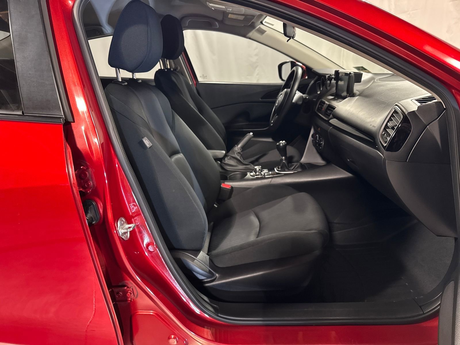 Used 2015 MAZDA MAZDA3 i Sport FWD image 27
