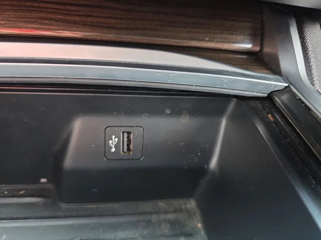 Used 2019 BMW 740i w/ Cold Weather Package RWD image 33