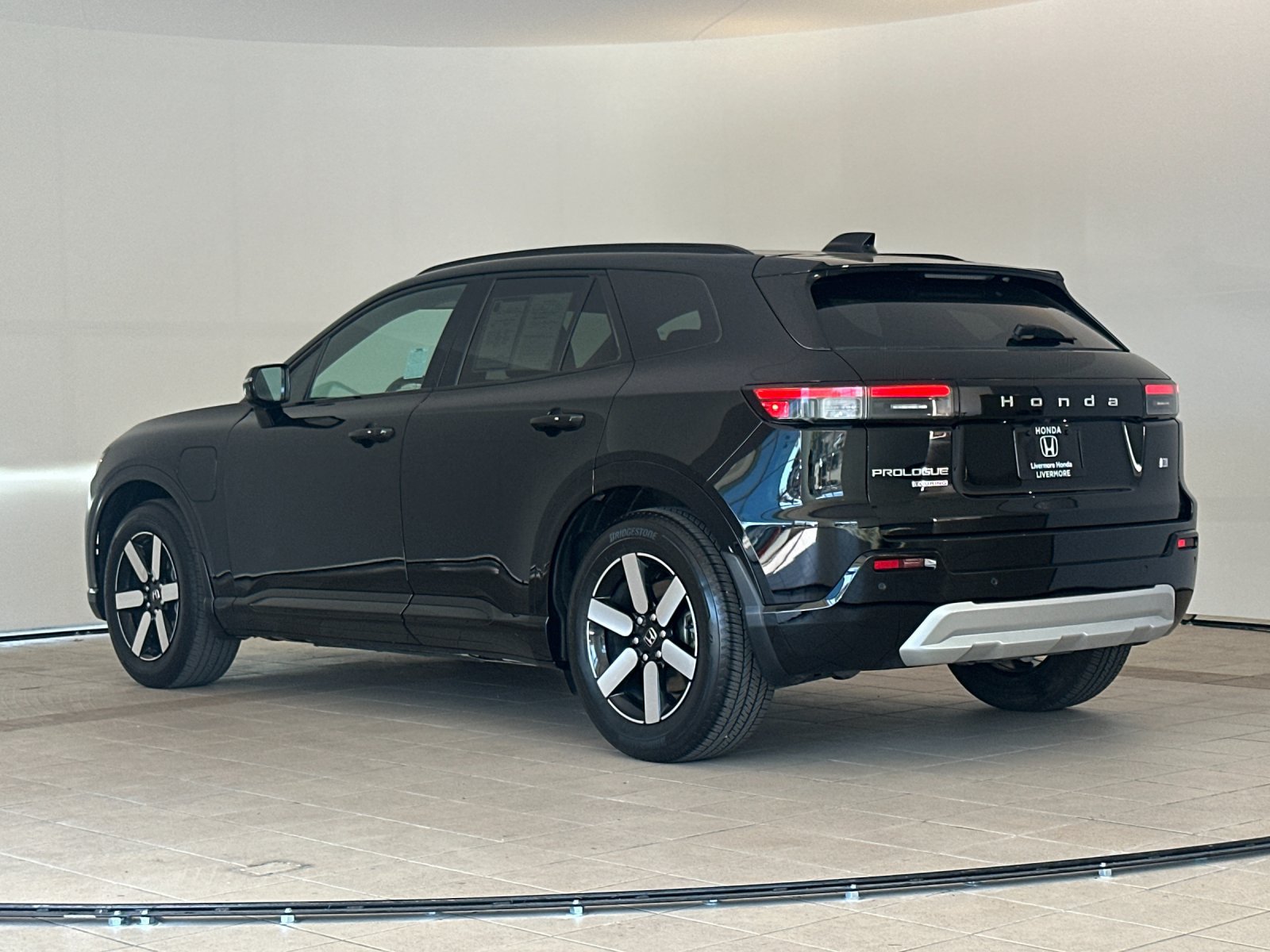 Used 2024 Honda Prologue Touring image 4
