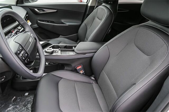 New 2025 Kia EV6 Light w/ Light LR Technology Package image 12