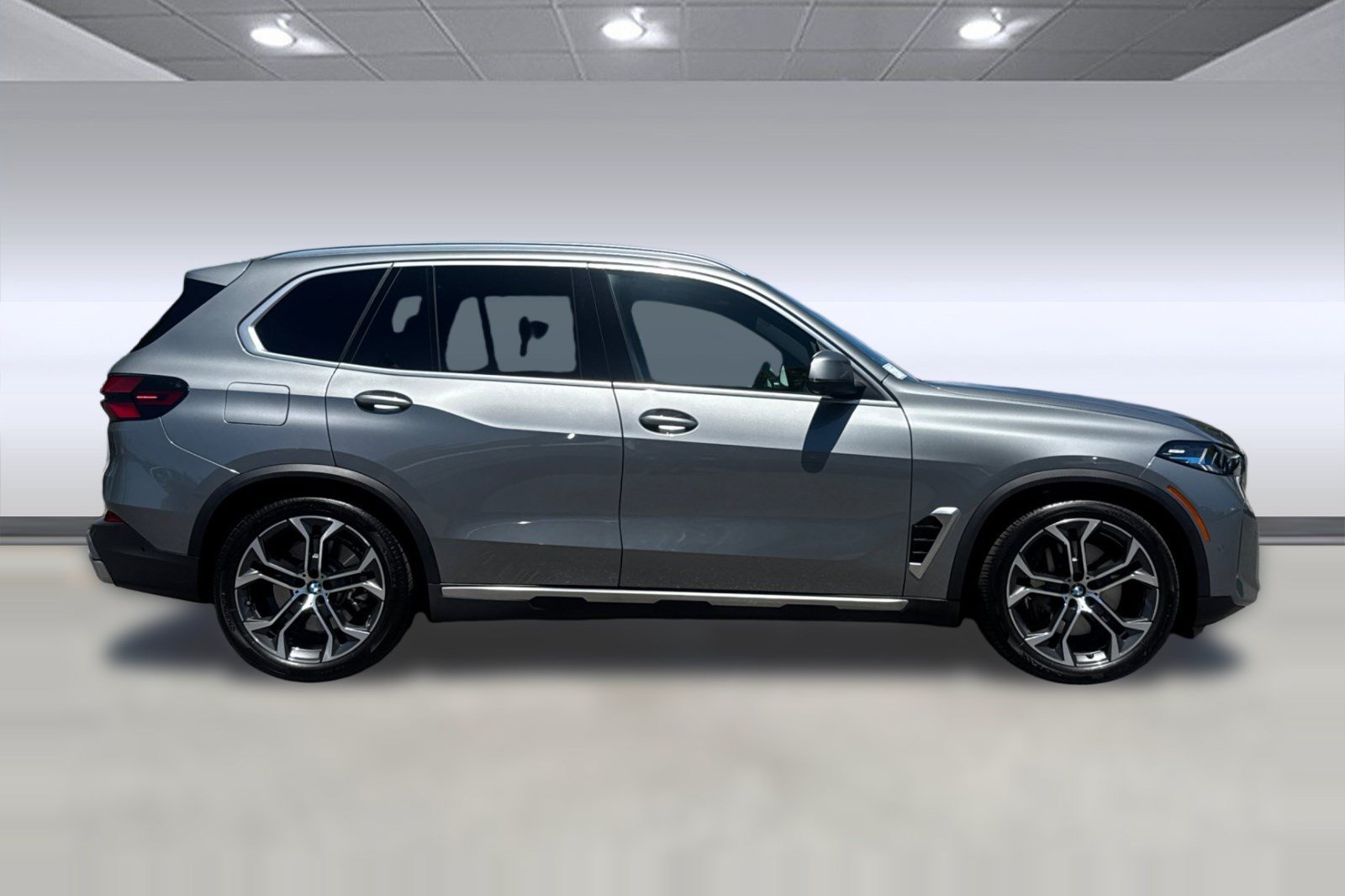 Used 2026 BMW X5 xDrive50e w/ Climate Comfort Package AWD/4WD image 8