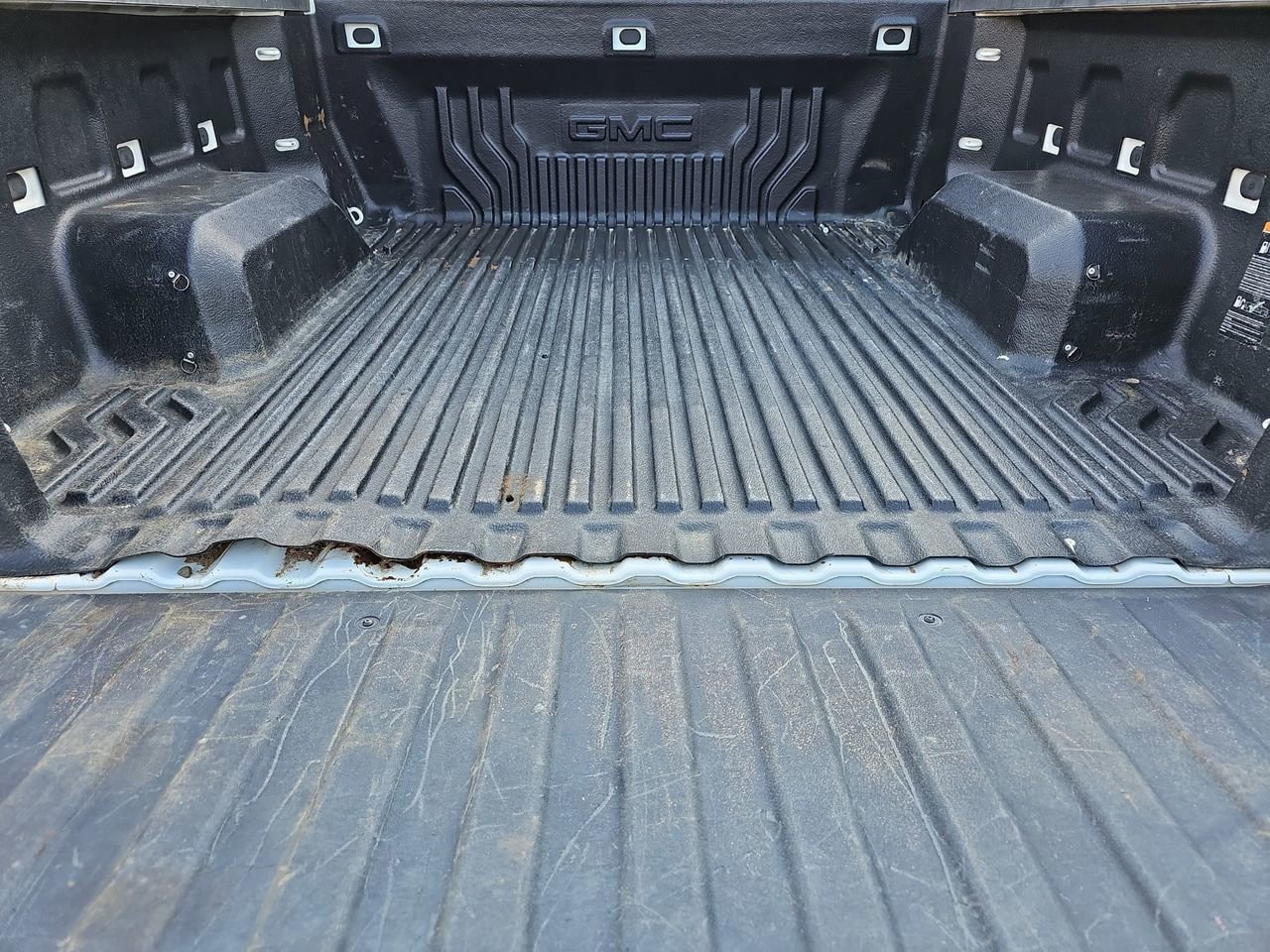 Used 2024 GMC Sierra 1500 Pro w/ Graphite Edition image 15