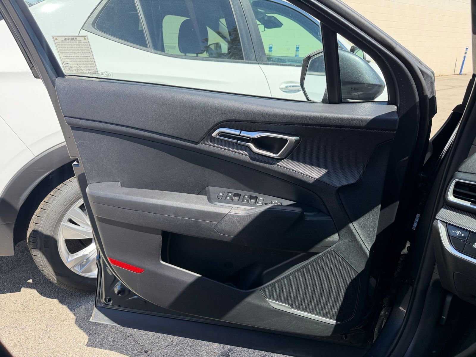 Used 2025 Kia Sportage LX image 18