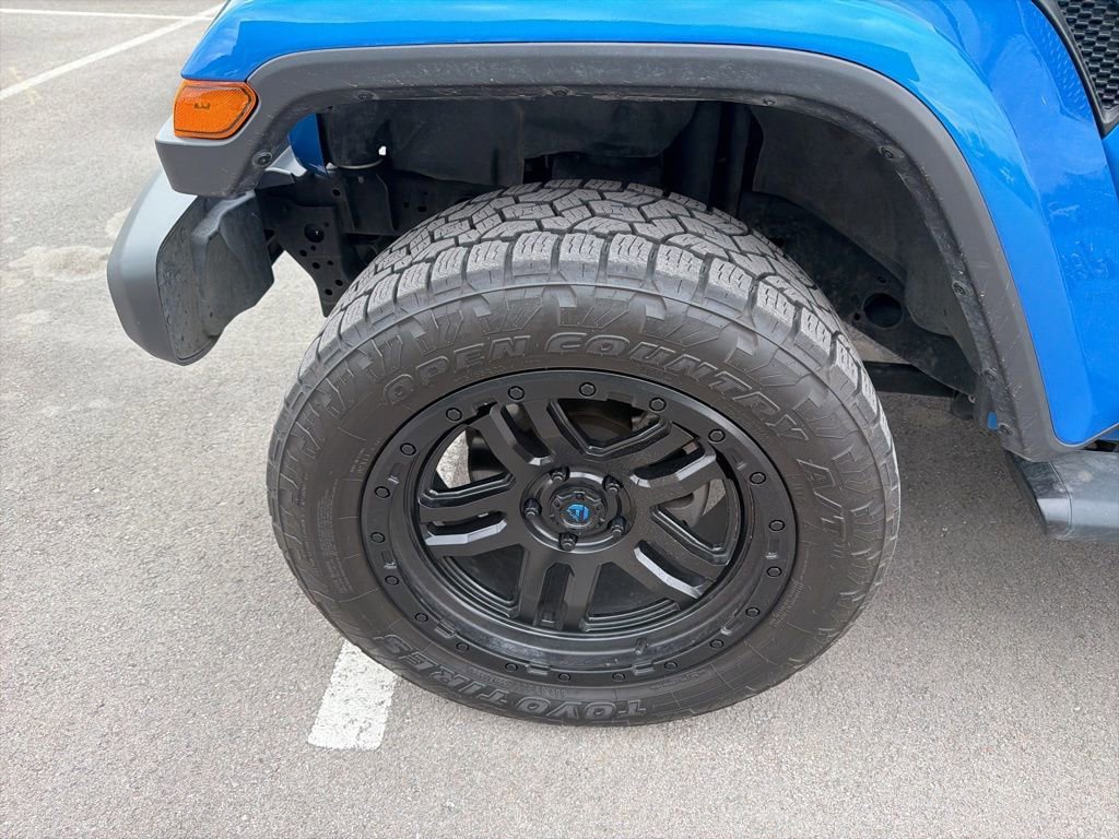 Used 2021 Jeep Gladiator Sport image 23