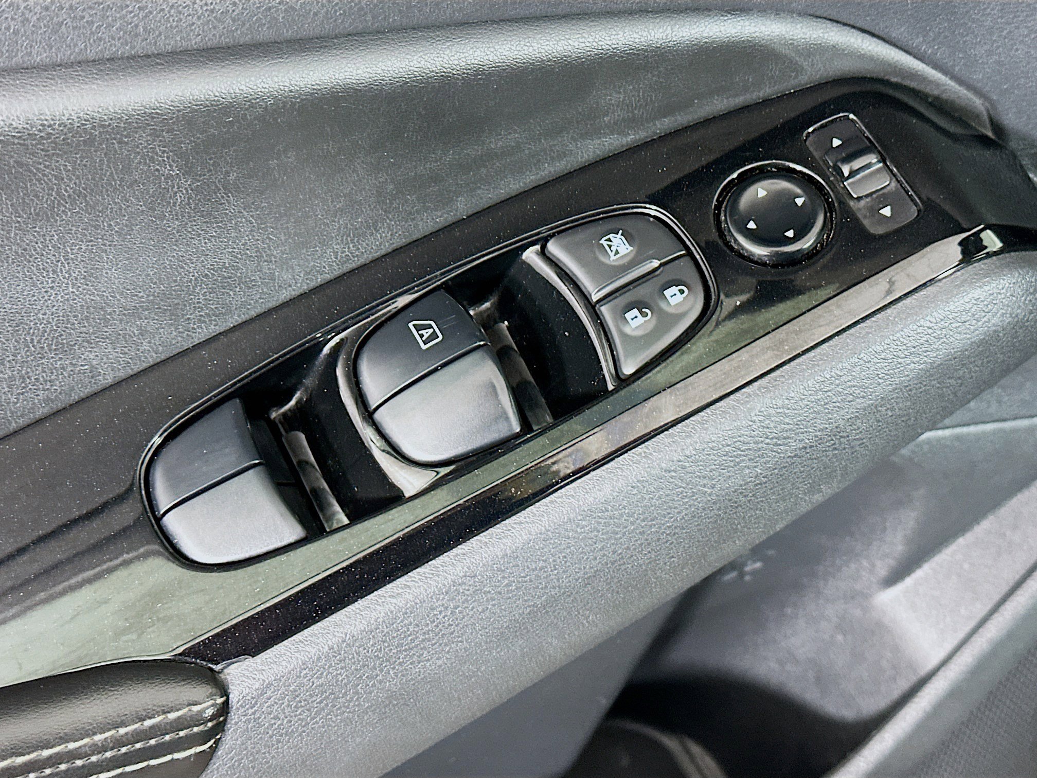 Used 2023 Nissan Altima 2.5 SV image 15