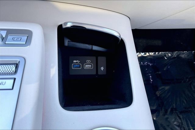 Used 2022 Genesis GV70 2.5T w/ Advanced Package image 33