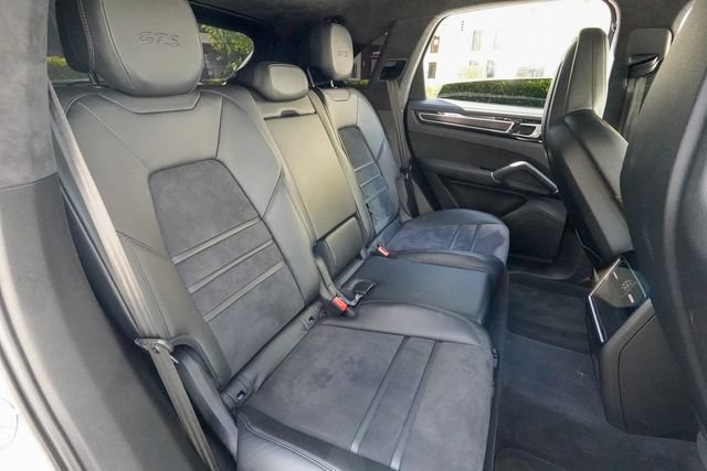 Used 2022 Porsche Cayenne GTS AWD/4WD image 98