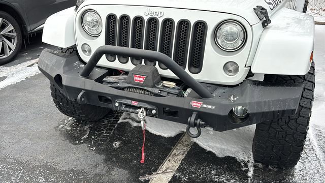 Used 2017 Jeep Wrangler Unlimited Sahara w/ Connectivity Group image 8