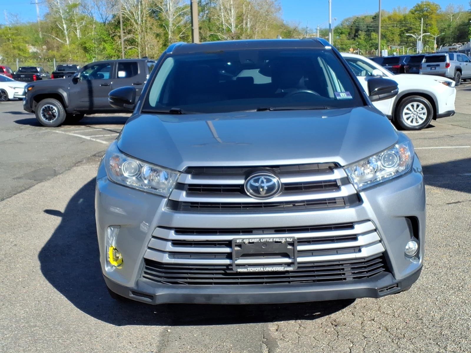 Certified 2019 Toyota Highlander XLE AWD/4WD image 2