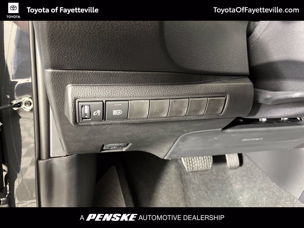 Used 2026 Toyota Corolla SE FWD image 29