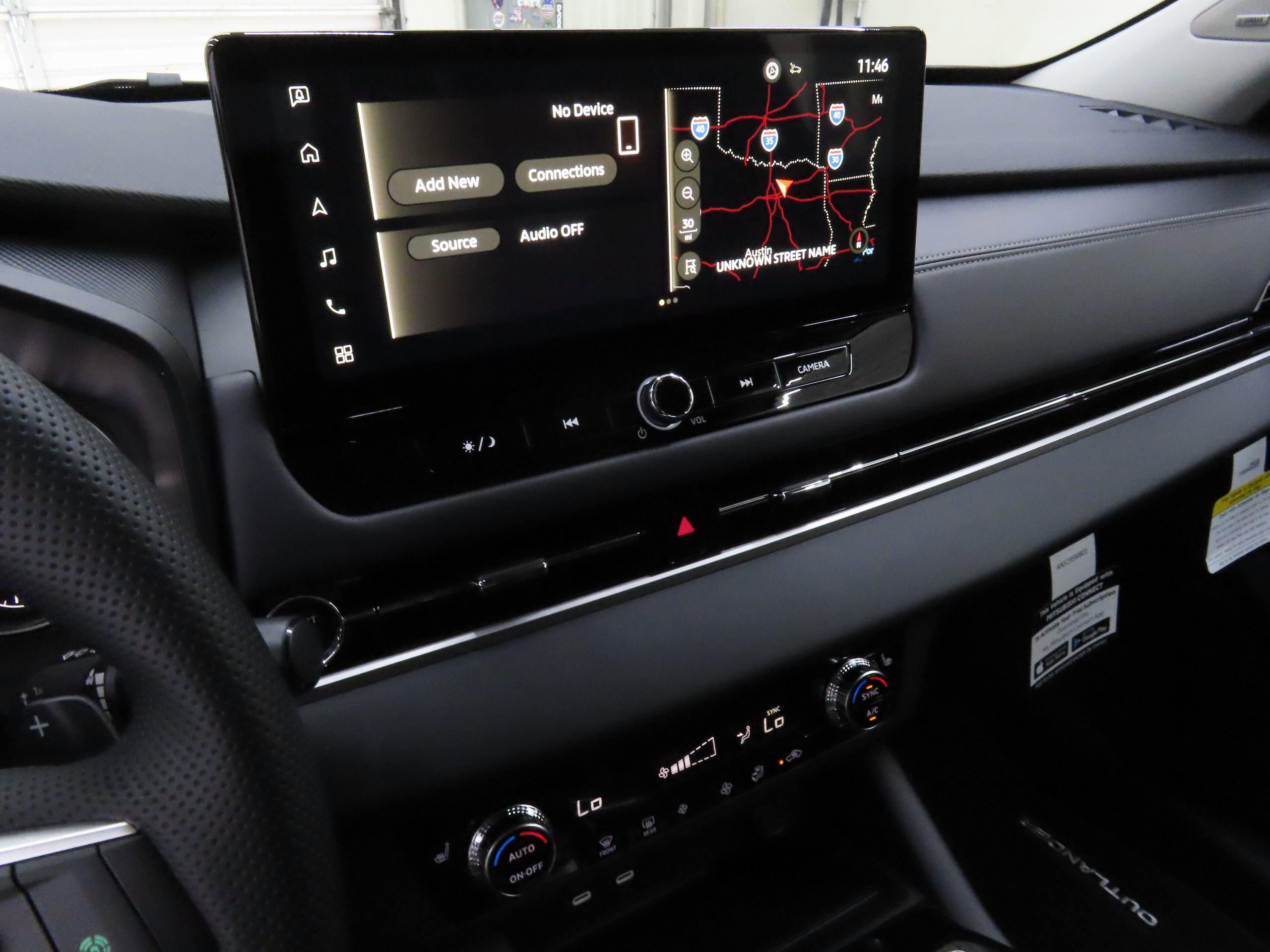 New 2025 Mitsubishi Outlander SE image 16