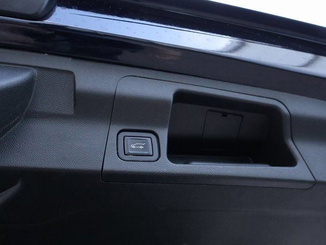 Certified 2022 GMC Acadia SLT w/ Technology Package image 24