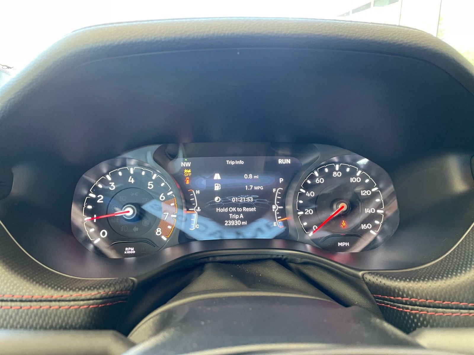 Used 2025 Jeep Compass Trailhawk AWD/4WD image 39