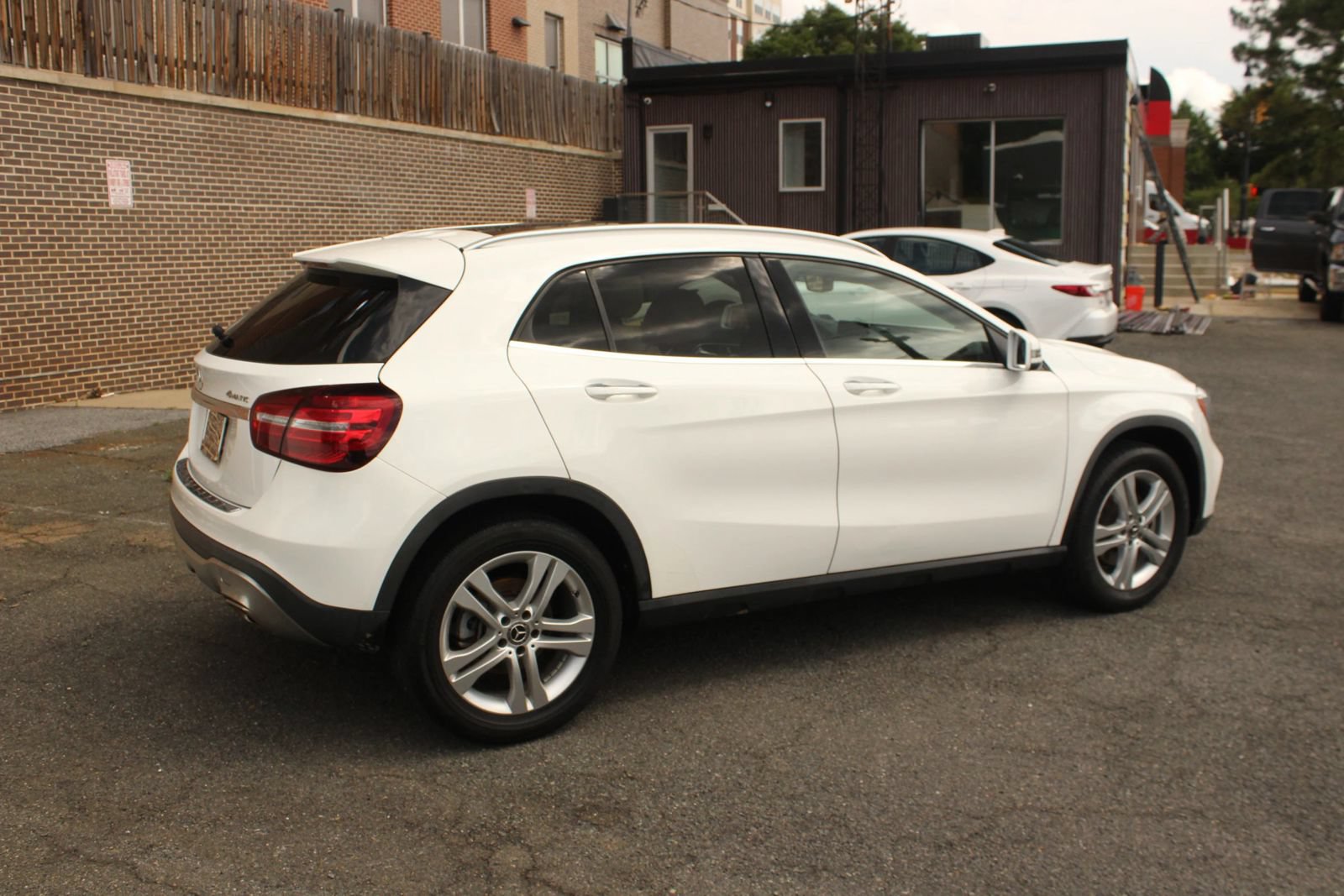 Used 2020 Mercedes-Benz GLA 250 4MATIC w/ Premium Package image 7