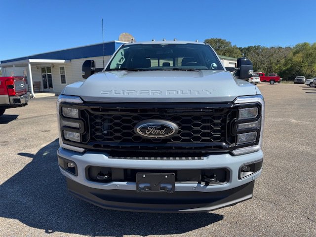 New 2026 Ford F250 4x4 Crew Cab Super Duty image 3