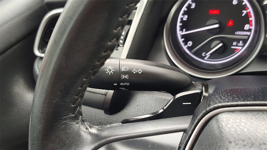 Used 2023 Toyota Camry SE image 18