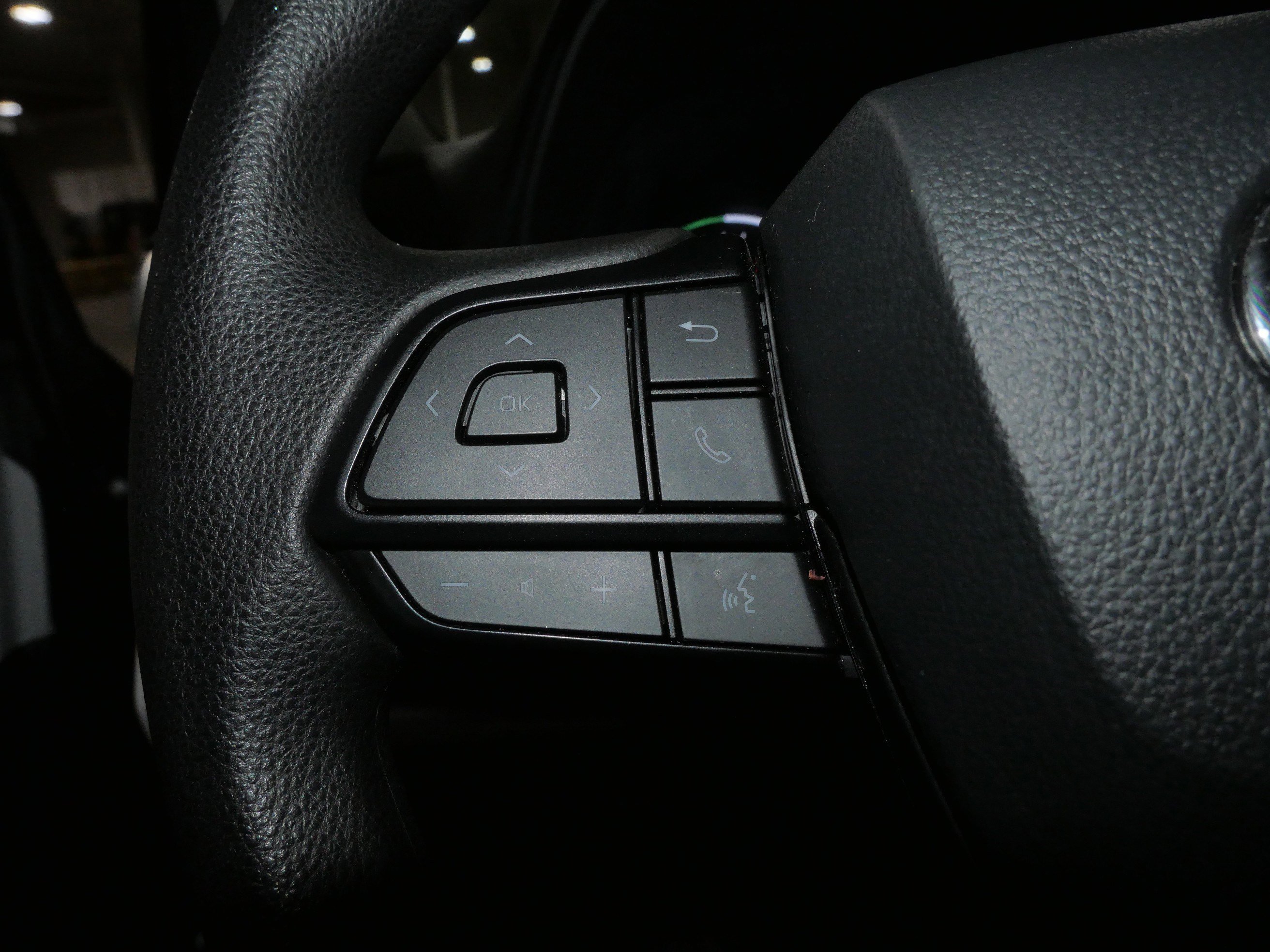 Certified 2025 Toyota Sienna LE image 29