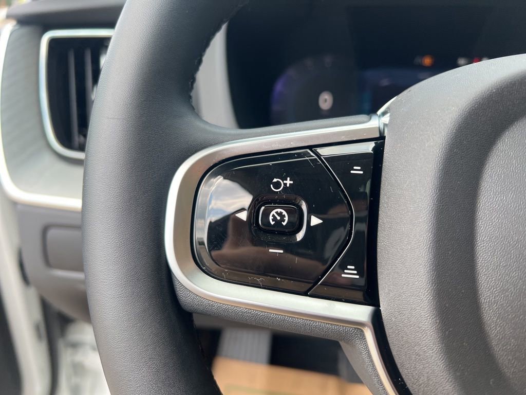 Certified 2025 Volvo XC60 T8 Plus w/ Protection Package Premier image 17