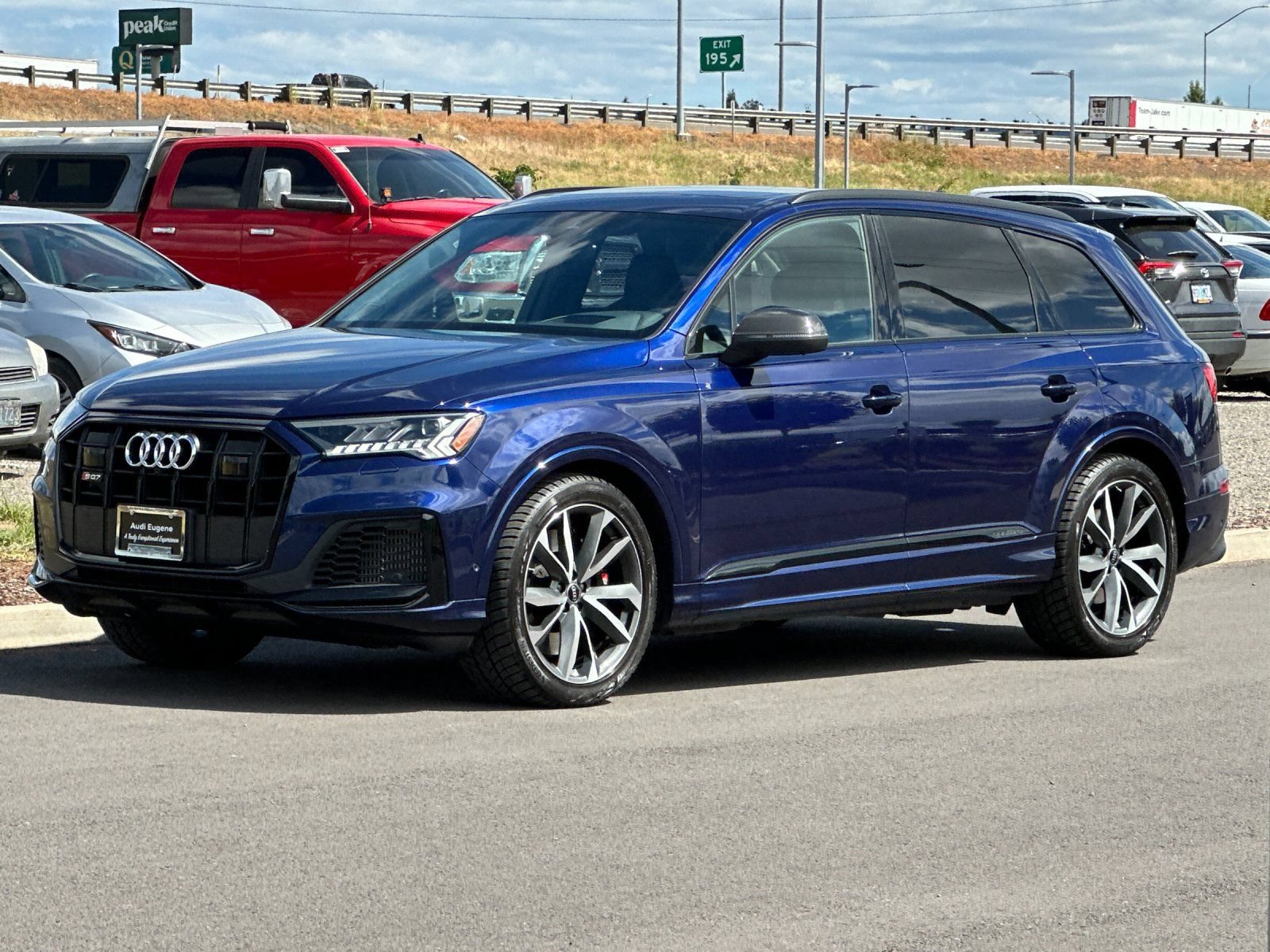 Used 2024 Audi SQ7 Prestige AWD/4WD image 7