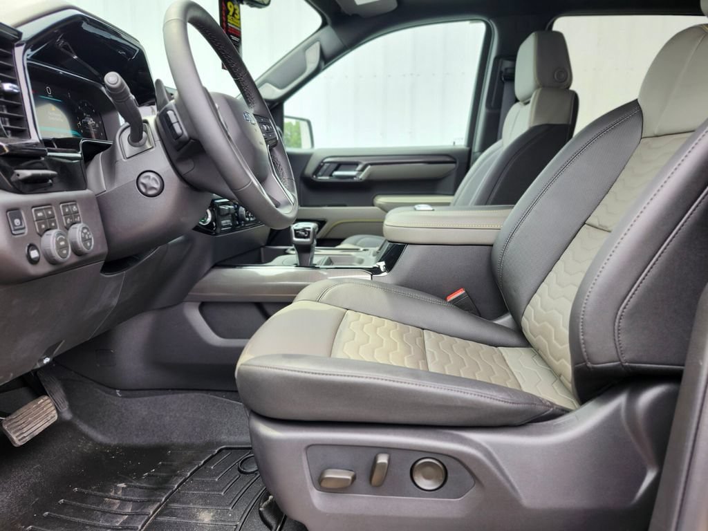 New 2026 Chevrolet Silverado 1500 ZR2 w/ Dark Appearance Package AWD/4WD image 25