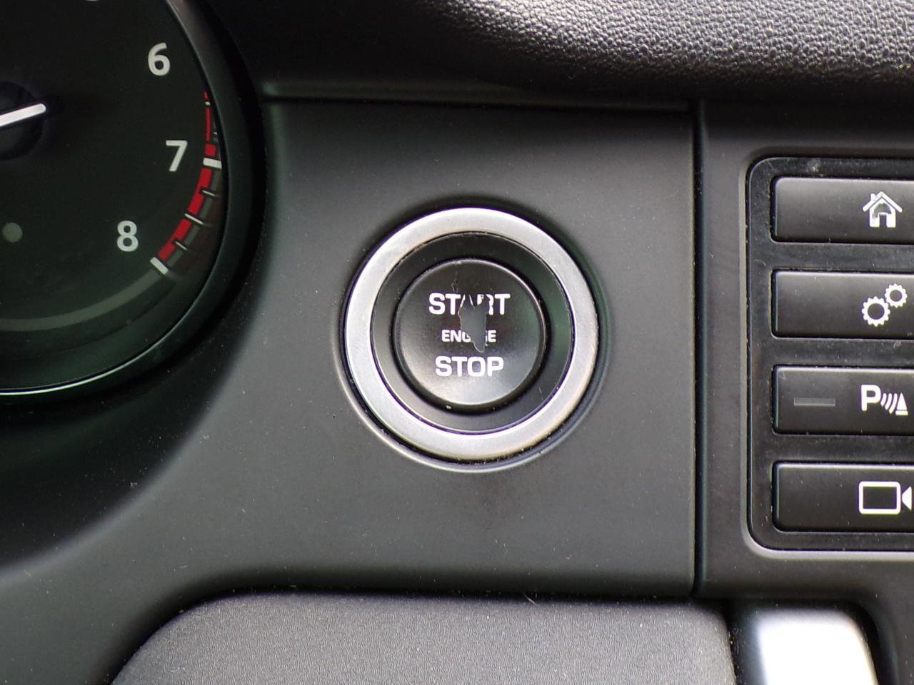 Used 2019 Land Rover Discovery Sport image 13