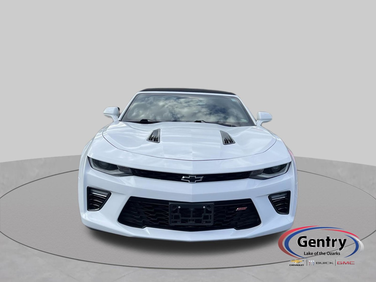 Used 2018 Chevrolet Camaro SS RWD image 8