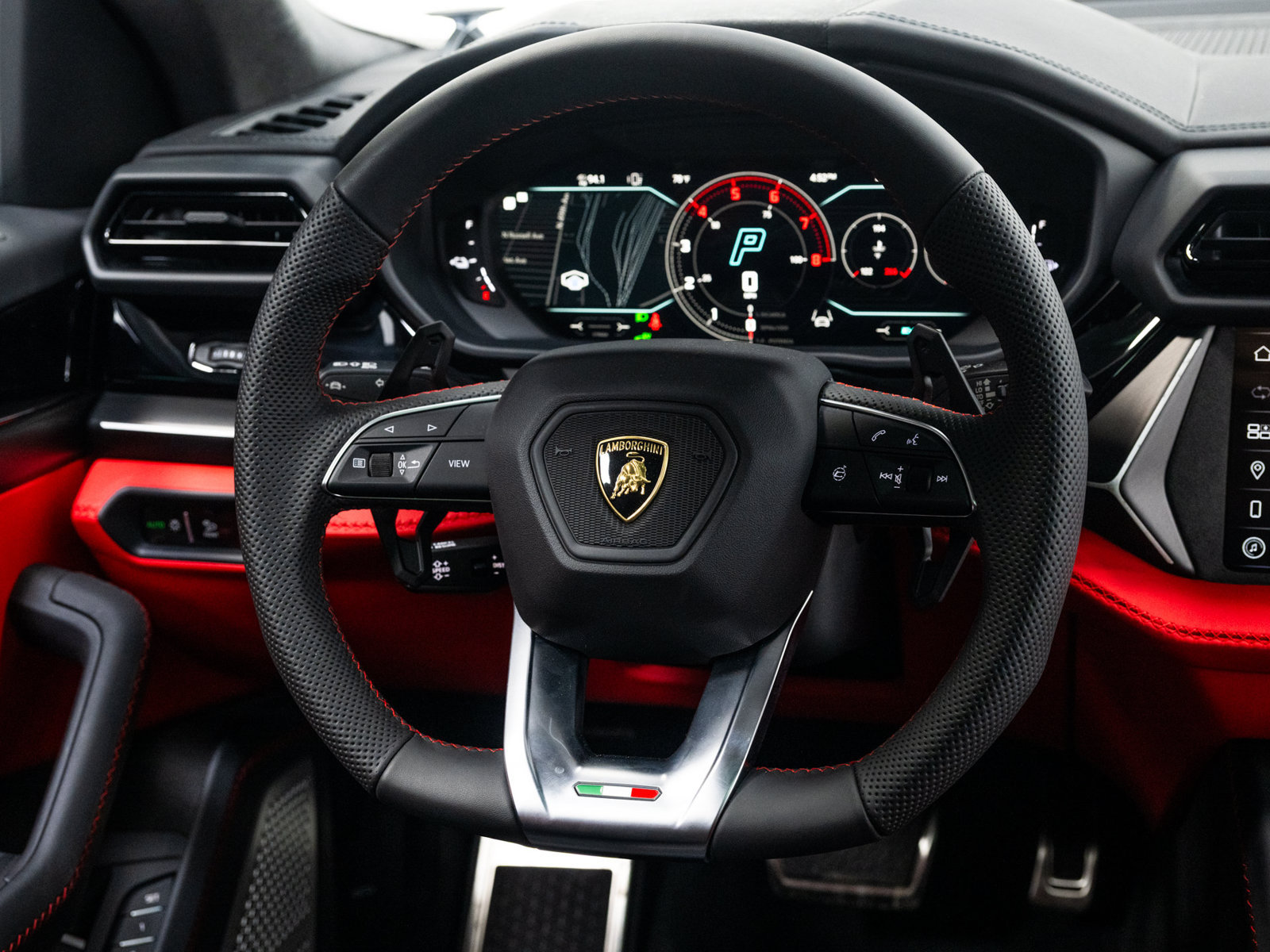 Used 2025 Lamborghini Urus SE AWD/4WD image 75
