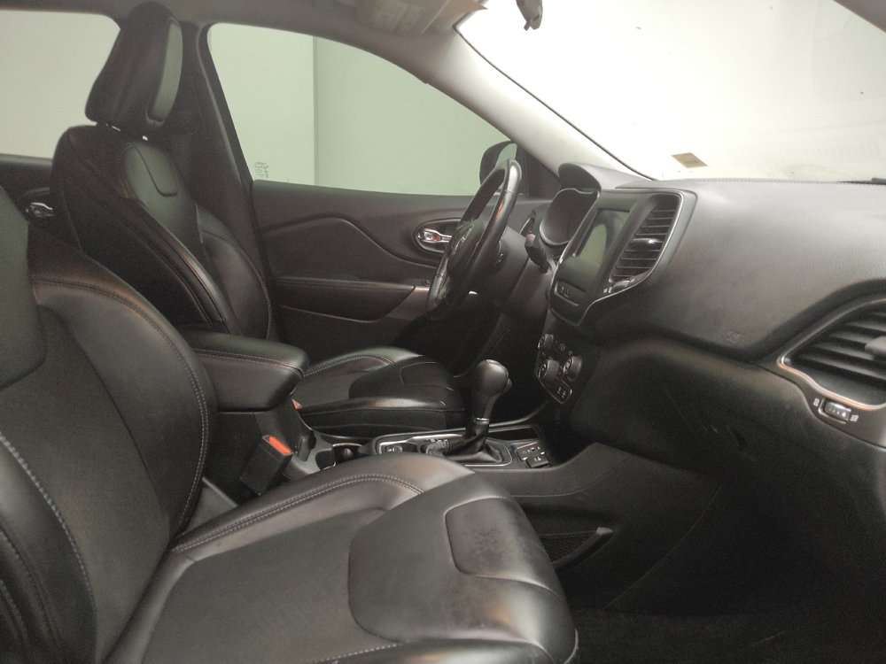 Used 2019 Jeep Cherokee Latitude Plus w/ Cold Weather Group image 21