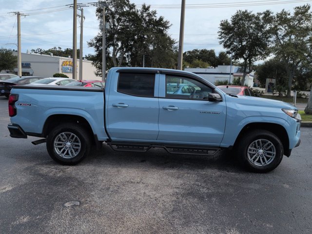 Used 2025 Chevrolet Colorado LT w/ LT Convenience Package AWD/4WD image 3