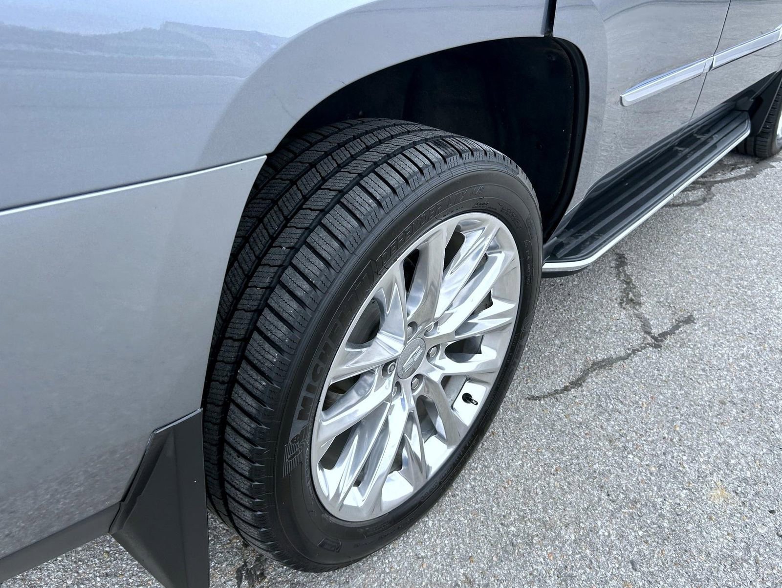 Used 2019 Cadillac Escalade Luxury image 12