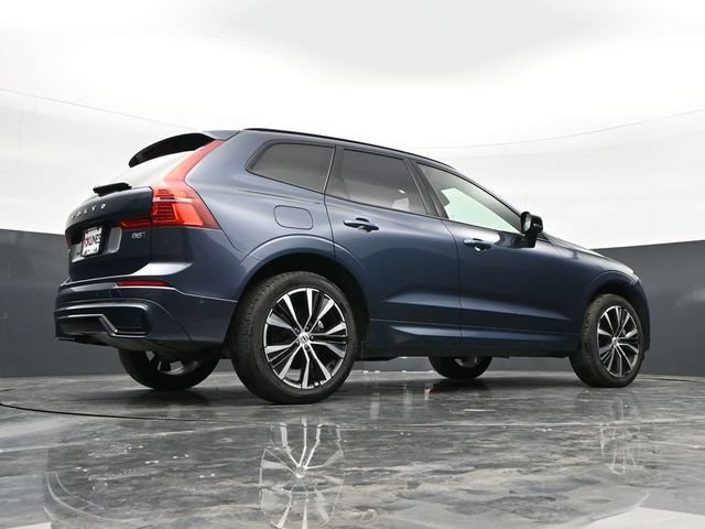 Used 2025 Volvo XC60 B5 Plus AWD/4WD image 34
