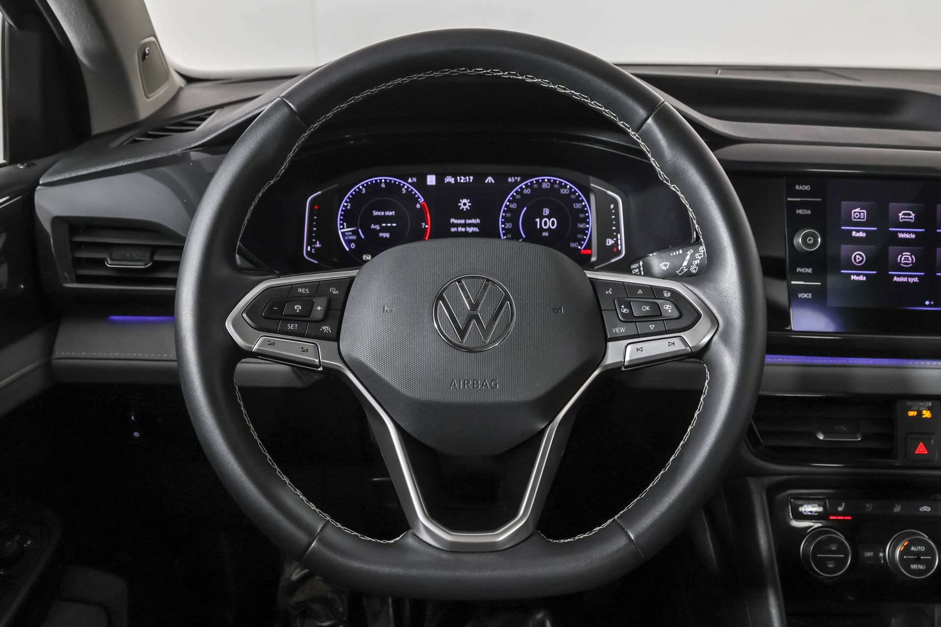 Used 2022 Volkswagen Taos SEL w/ Panoramic Sunroof Package image 29