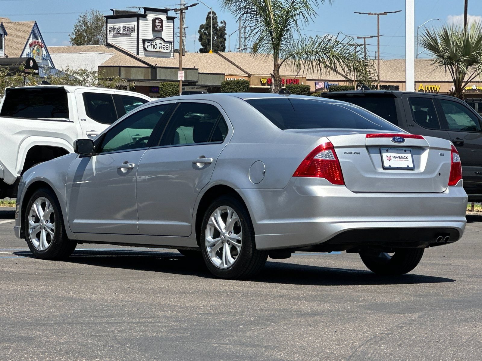 Used 2012 Ford Fusion SE FWD image 3