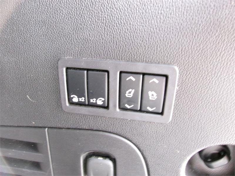 Used 2017 GMC Yukon Denali image 17