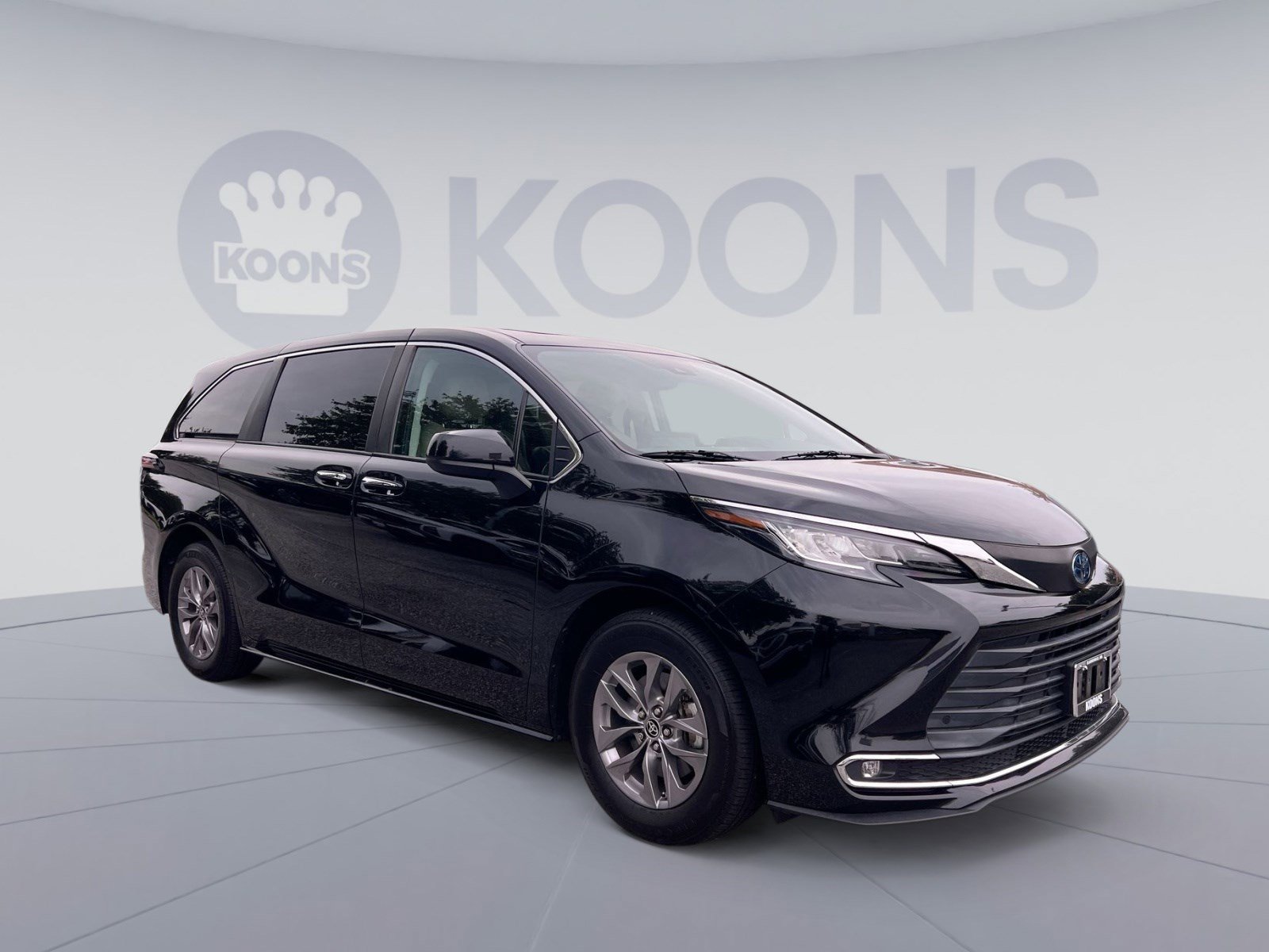 Used 2021 Toyota Sienna XLE image 10