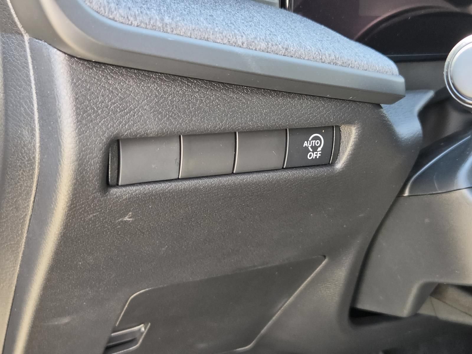 New 2027 Nissan Kicks S FWD image 18