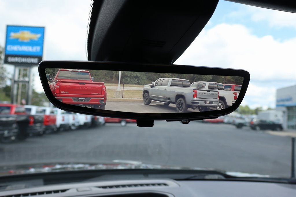 Used 2021 Chevrolet Silverado 1500 High Country w/ Technology Package image 17