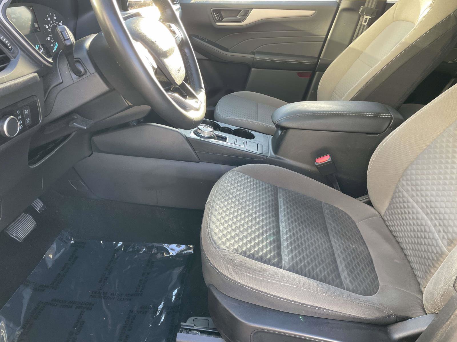 Used 2022 Ford Escape SE w/ SE Sport Appearance Package image 19