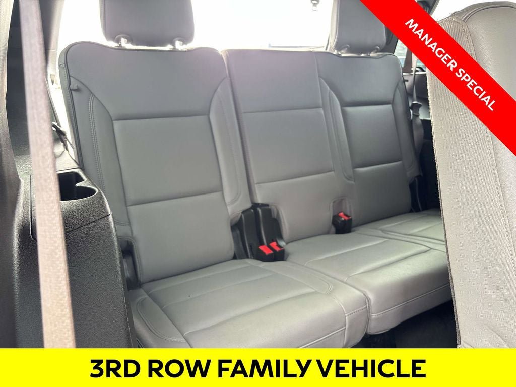 Used 2021 GMC Yukon SLT w/ SLT Premium Package image 16