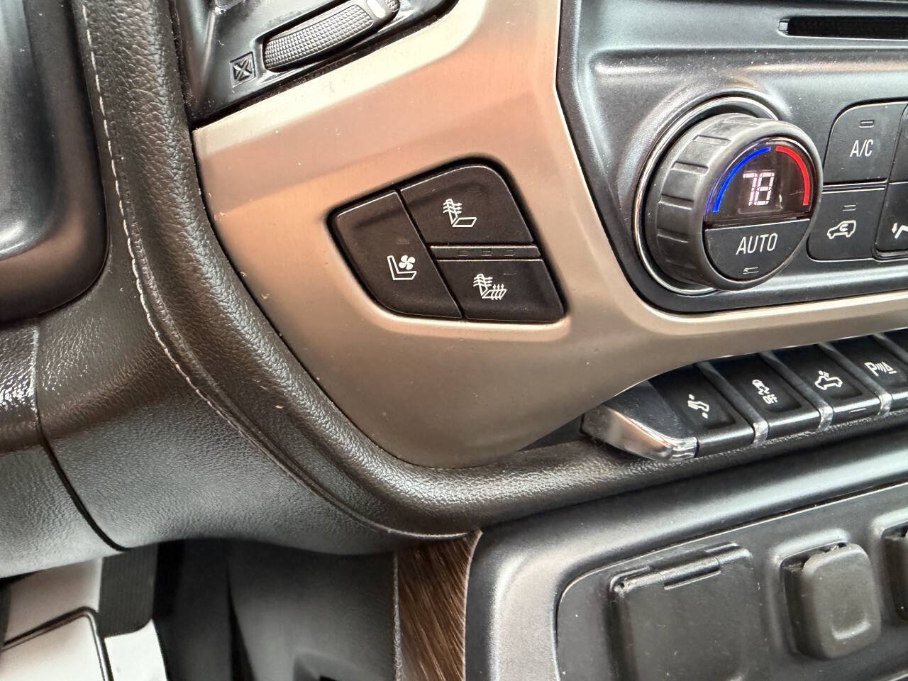 Used 2018 GMC Sierra 3500 Denali AWD/4WD image 27