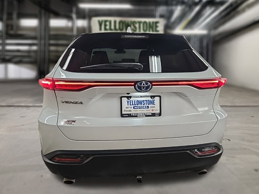 Used 2023 Toyota Venza LE image 28