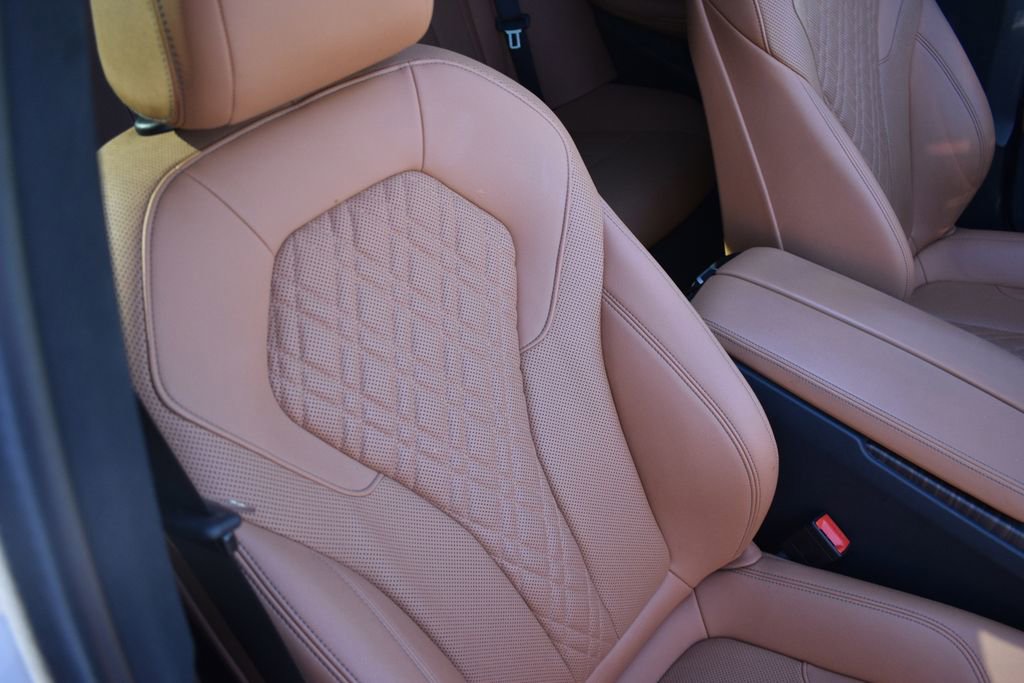 Used 2023 BMW 540i w/ M Sport Package RWD image 23