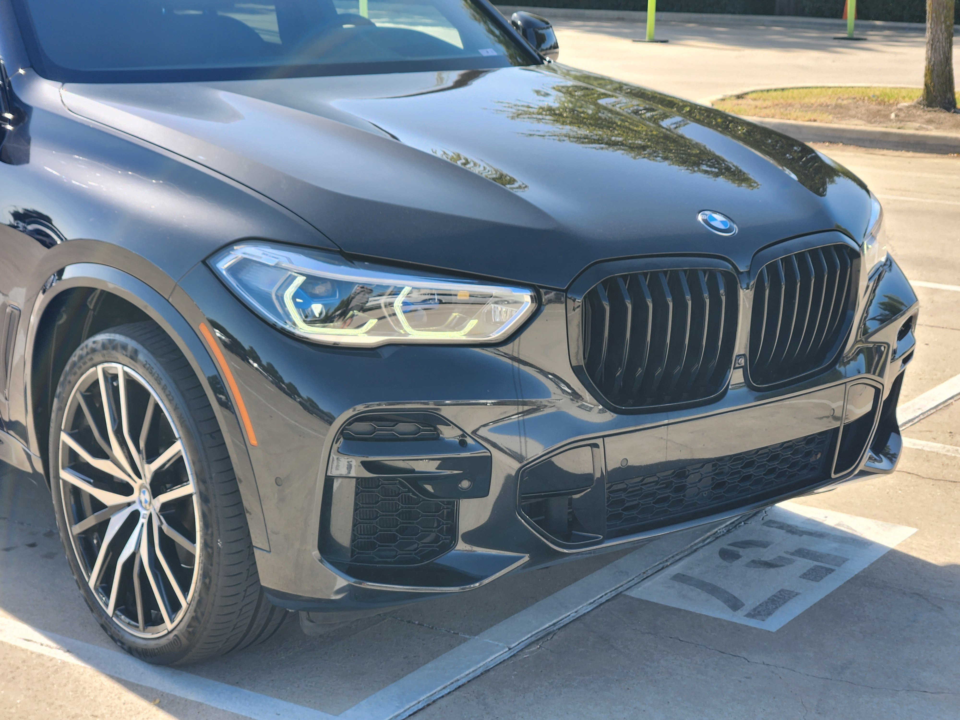 Used 2022 BMW X5 xDrive40i w/ M Sport Package AWD/4WD image 12