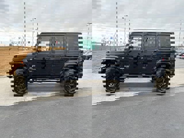 Used 2017 Jeep Wrangler Unlimited Sahara w/ Connectivity Group image 6