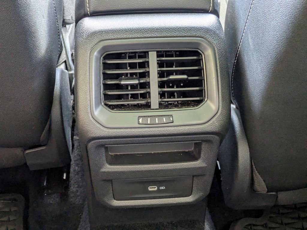 Used 2022 Volkswagen Taos SE image 13