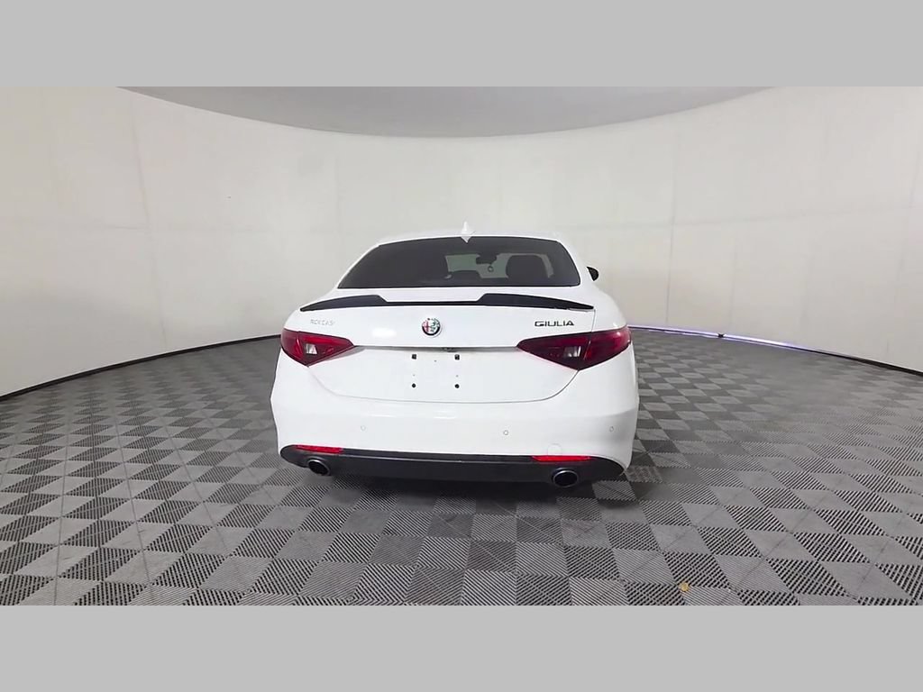 Used 2020 Alfa Romeo Giulia RWD image 40