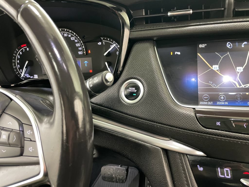 Used 2018 Cadillac XT5 Luxury w/ Driver Awareness Package AWD/4WD image 23